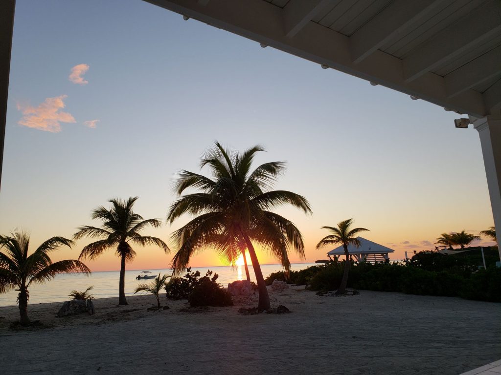 Things to do in Bahamas - Salt pond beach